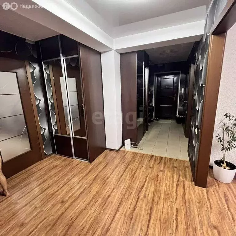 3-комнатная квартира: Курган, жилой район Заозёрный, микрорайон 6А, 8 ... - Фото 2