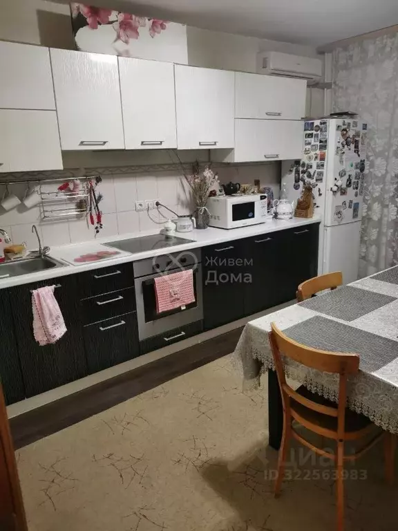 3-к кв. Волгоградская область, Волгоград ул. Клименко, 7 (98.2 м) - Фото 1