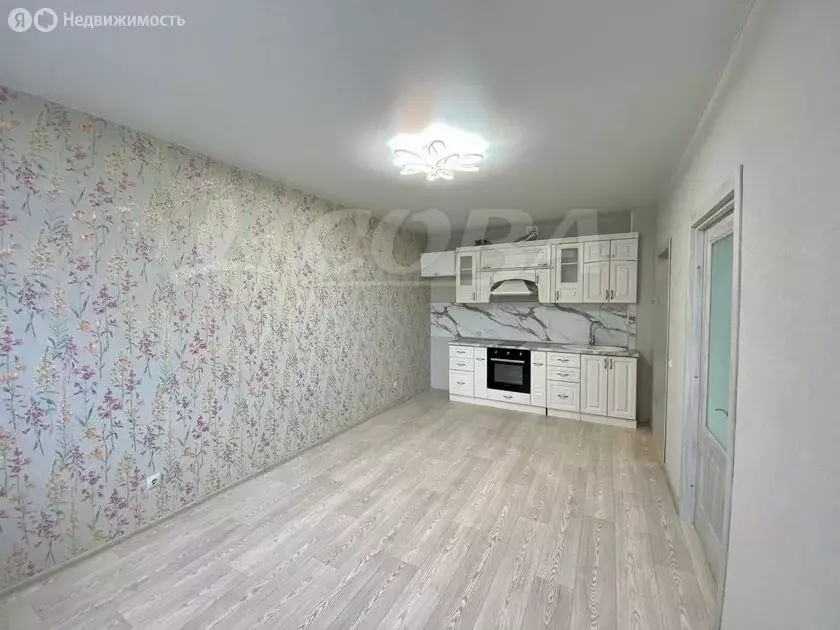 1-комнатная квартира: Тюмень, улица Тимофея Чаркова, 83 (37.3 м) - Фото 0