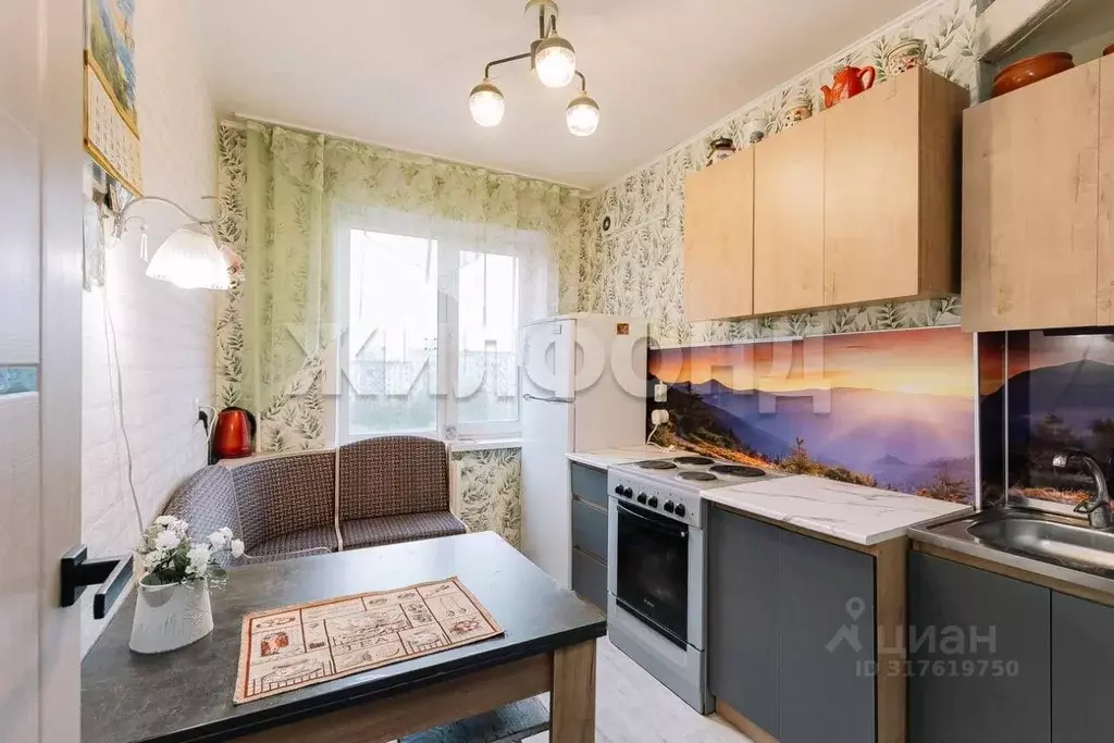3-к кв. Новосибирская область, Новосибирск ул. Кропоткина, 130/1 (60.9 ... - Фото 0
