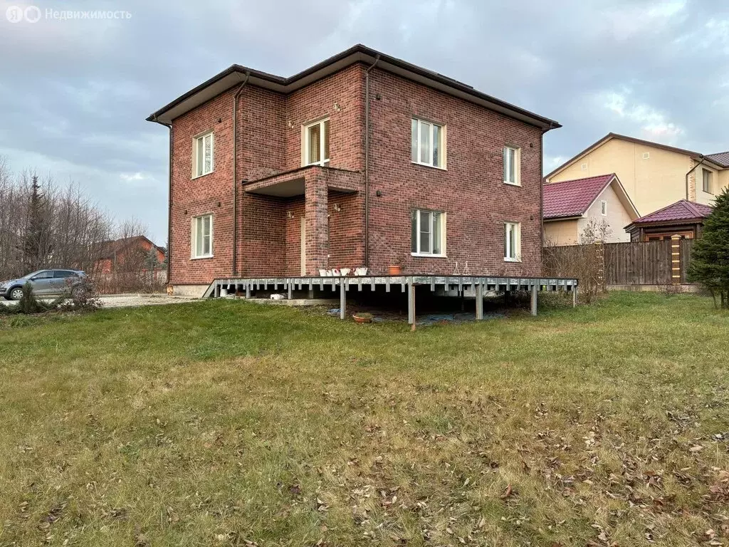 Дом в Южно-Сахалинск, улица Садовая аллея, 7 (262.9 м) - Фото 1