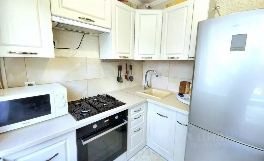 2-к кв. Калининградская область, Калининград ул. Багратиона, 138 (56.0 ... - Фото 1