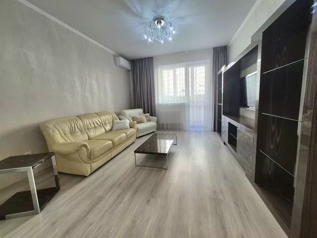 2-к кв. Краснодарский край, Краснодар Стахановская ул., 1/5к5 (70.0 м) - Фото 1