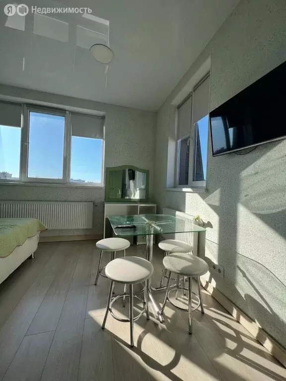 4-комнатная квартира: Евпатория, улица Революции, 69 (112 м) - Фото 0