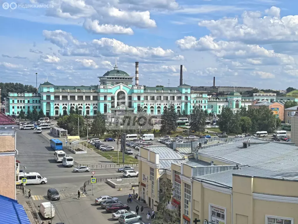 3-комнатная квартира: Омск, улица Серова, 26 (63.3 м) - Фото 0