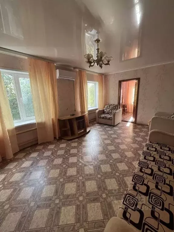 3-к кв. Астраханская область, с. Икряное ул. Новая, 8 (65.9 м) - Фото 1