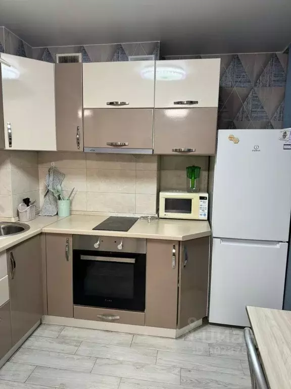 2-к кв. Алтайский край, Барнаул ул. Никитина, 107 (43.0 м) - Фото 1