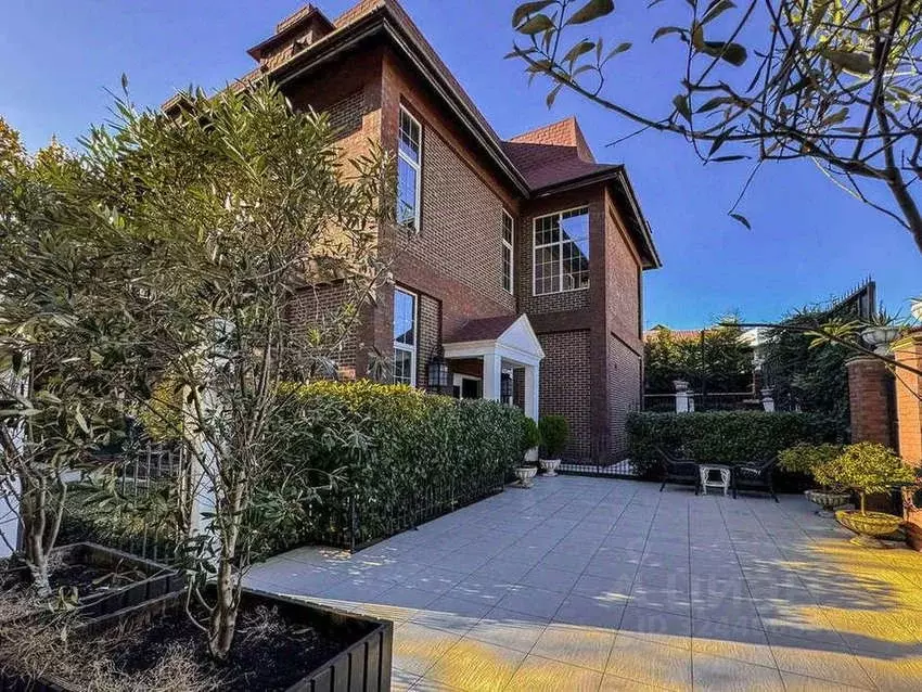 Дом в Краснодарский край, Сочи ул. Старонасыпная, 3 (240 м) - Фото 1