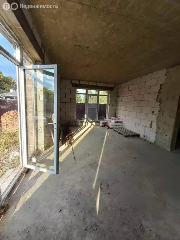 Дом в аул Новая Адыгея, Бжегокайская улица, 72/2 (150 м) - Фото 0
