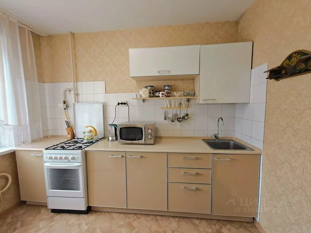 3-к кв. Чувашия, Чебоксары Хузангая ул., 21 (69.1 м) - Фото 1