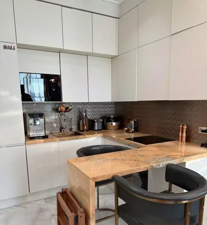 Продается 2-комнатная квартира - Фото 1