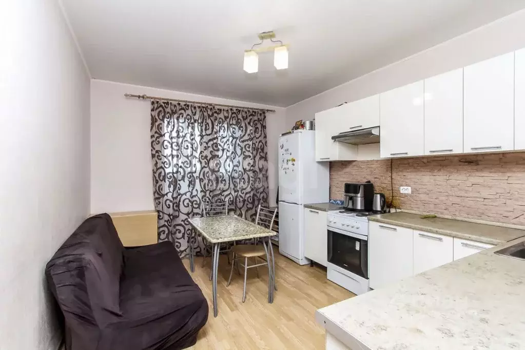 1-к кв. Тюменская область, Тюмень Заречный проезд, 41 (44.2 м) - Фото 1