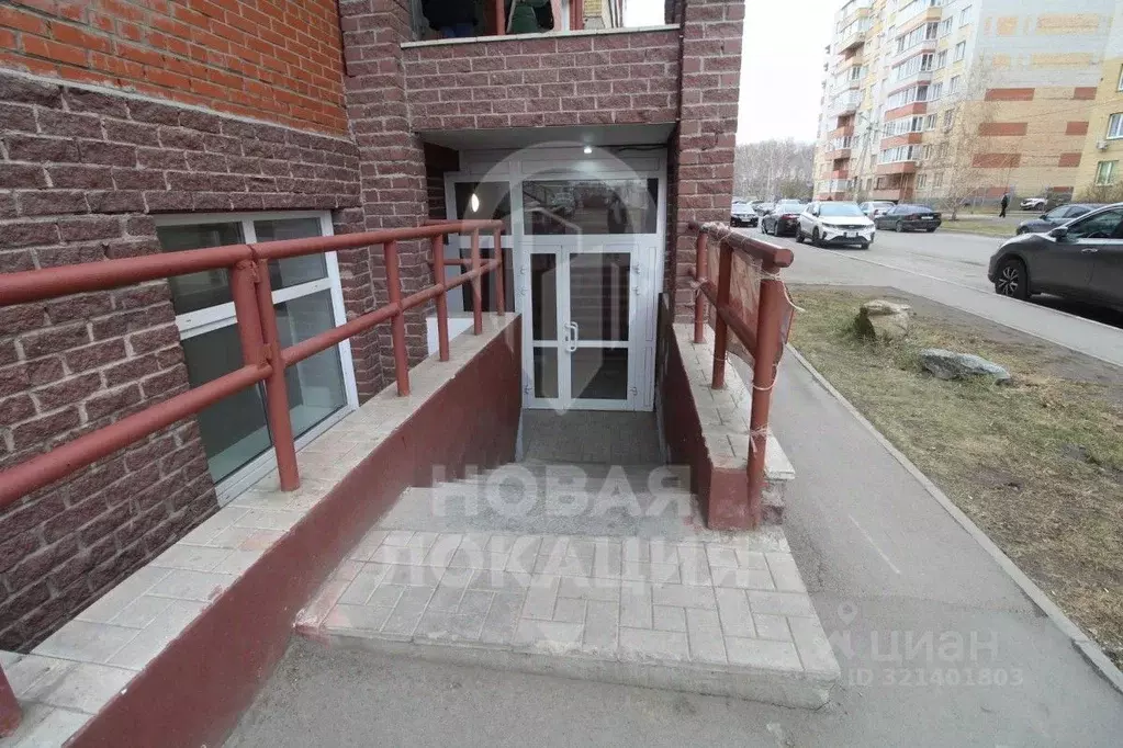 Помещение свободного назначения в Омская область, Омск Звездная ул., ... - Фото 2