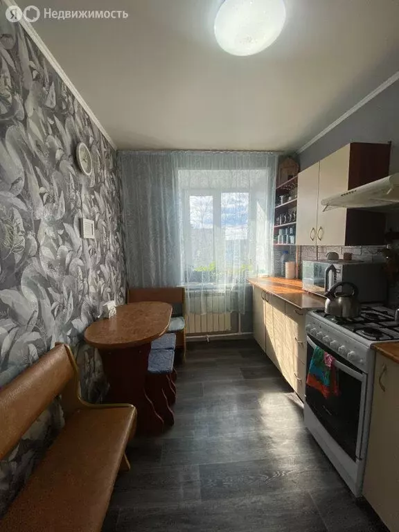 4-комнатная квартира: Еманжелинск, улица Островского, 48 (68.8 м) - Фото 2