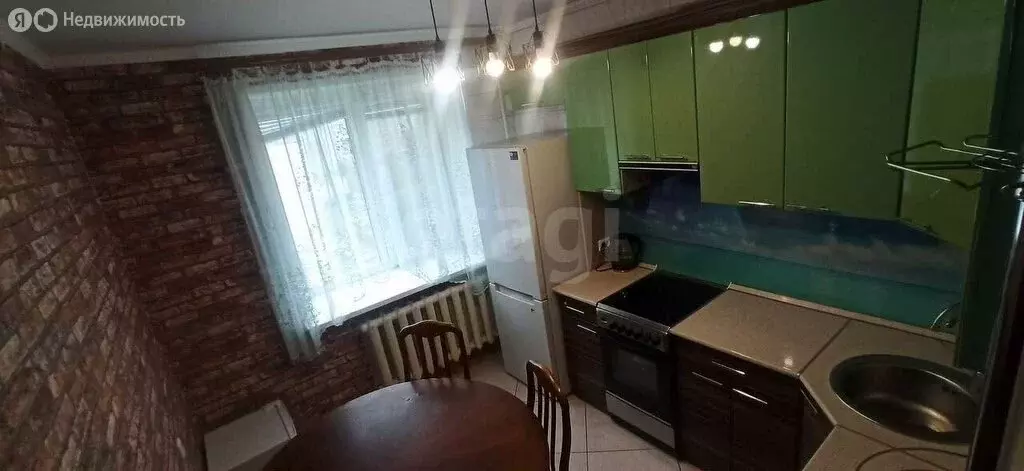 3-комнатная квартира: Курган, жилой район Заозёрный, 3-й микрорайон, ... - Фото 2