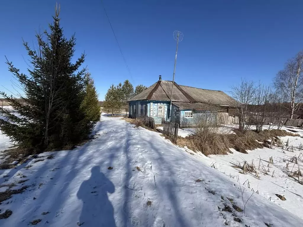 Дом в Новгородская область, Хвойнинский муниципальный округ, д. ... - Фото 1