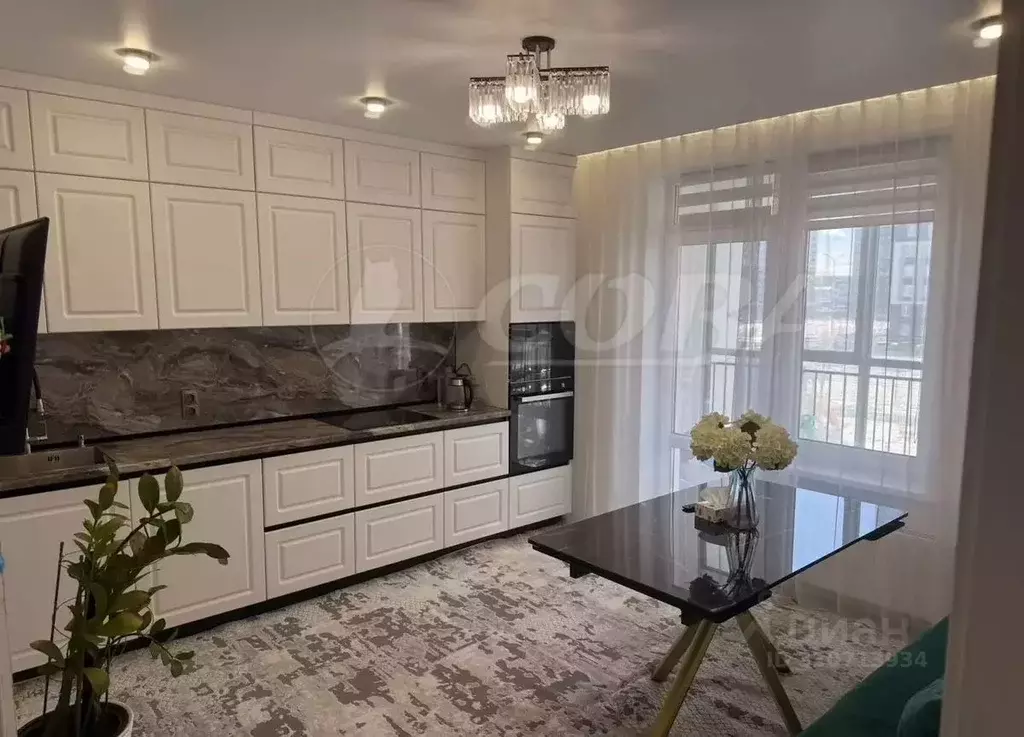 3-к кв. Тюменская область, Тюмень ул. Валентины Трофимовой, 8 (69.0 м) - Фото 2