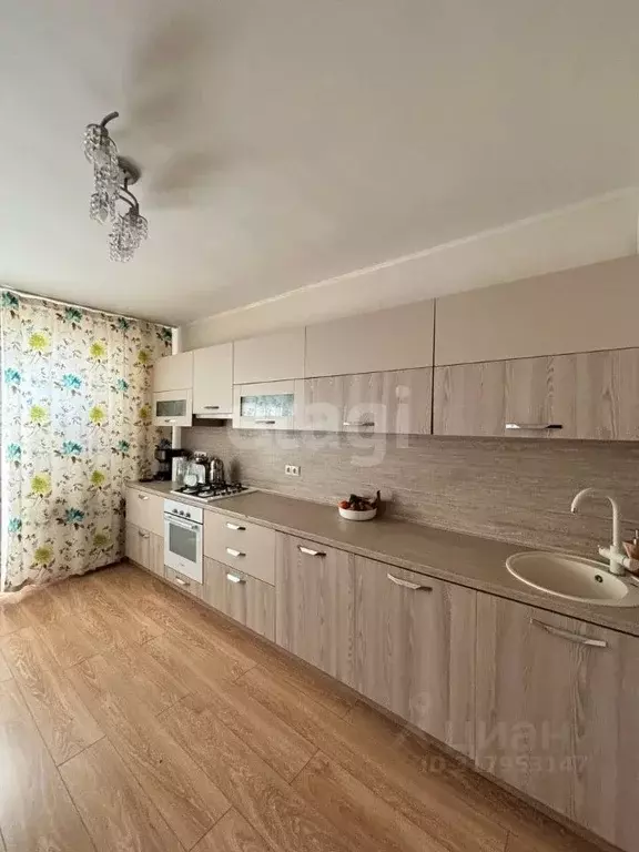 3-к кв. Ямало-Ненецкий АО, Салехард ул. Свердлова, 41 (89.8 м) - Фото 0