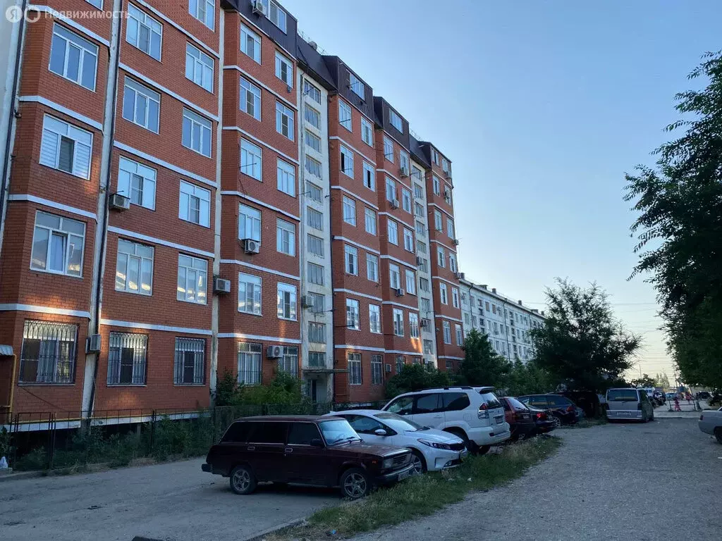 2-комнатная квартира: Махачкала, улица Айвазовского, 6В (70 м) - Фото 0