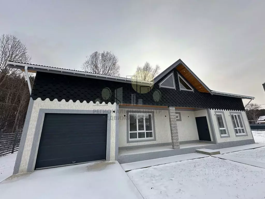 Дом в Иркутская область, Иркутский муниципальный округ, д. Карлук ул. ... - Фото 1