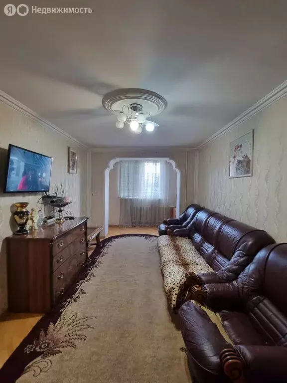 3-комнатная квартира: Владикавказ, улица Генерала Дзусова, 38 (68 м) - Фото 0
