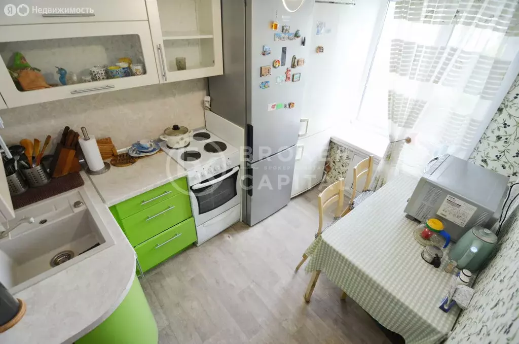 3-комнатная квартира: Новосибирск, улица Никитина, 66 (58 м) - Фото 1
