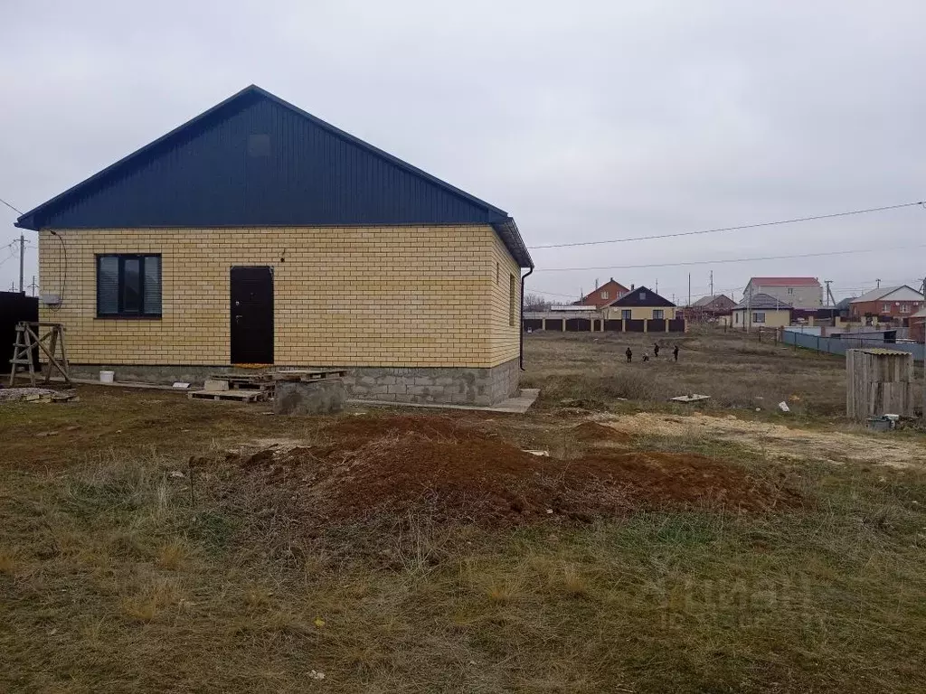 Дом в Калмыкия, Элиста ул. Тенгрин Уйдл (90 м) - Фото 1