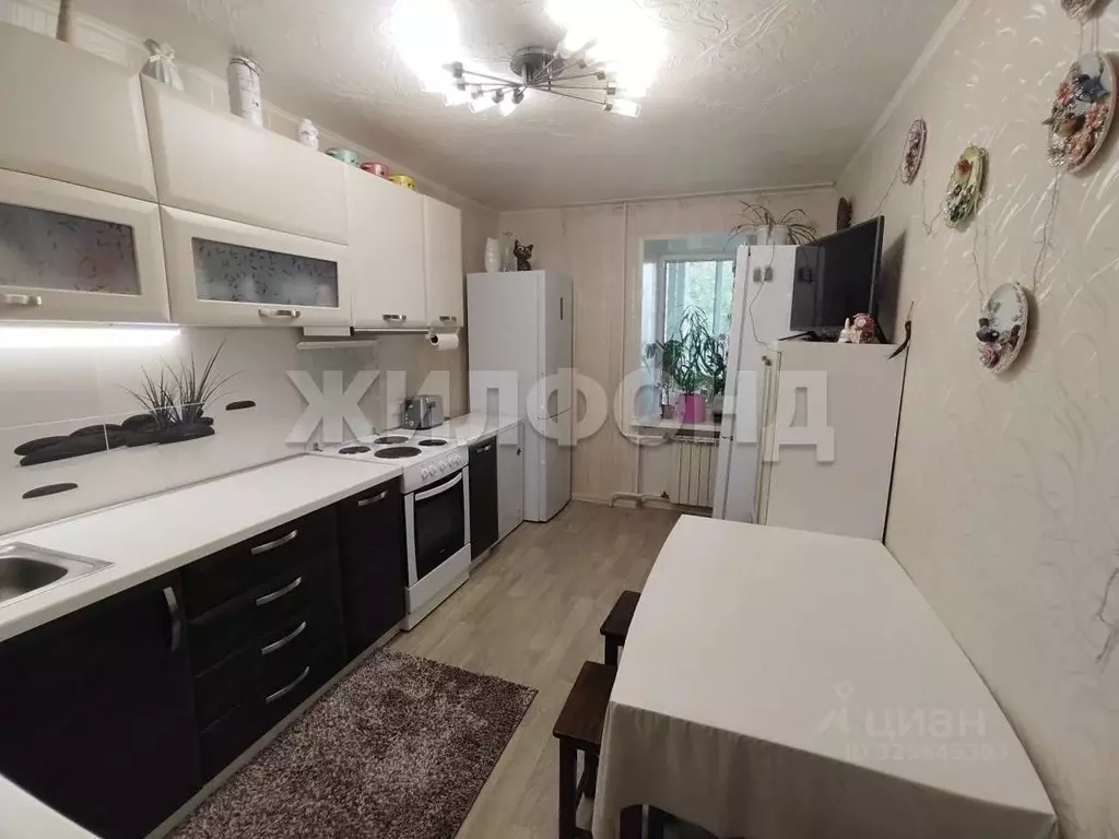 2-к кв. Хакасия, Абакан ул. Журавлева, 4 (54.0 м) - Фото 1