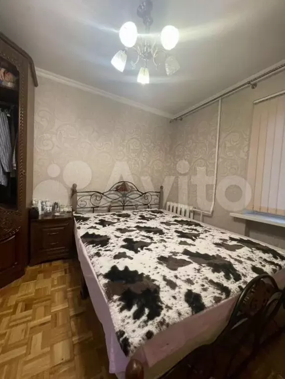 Комната 80 м в 3-к., 1/10 эт. - Фото 0