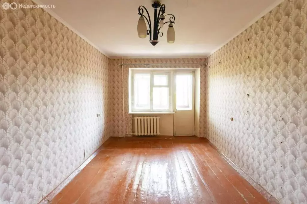 3-комнатная квартира: Тюмень, улица Александра Матросова, 27 (61.6 м) - Фото 1