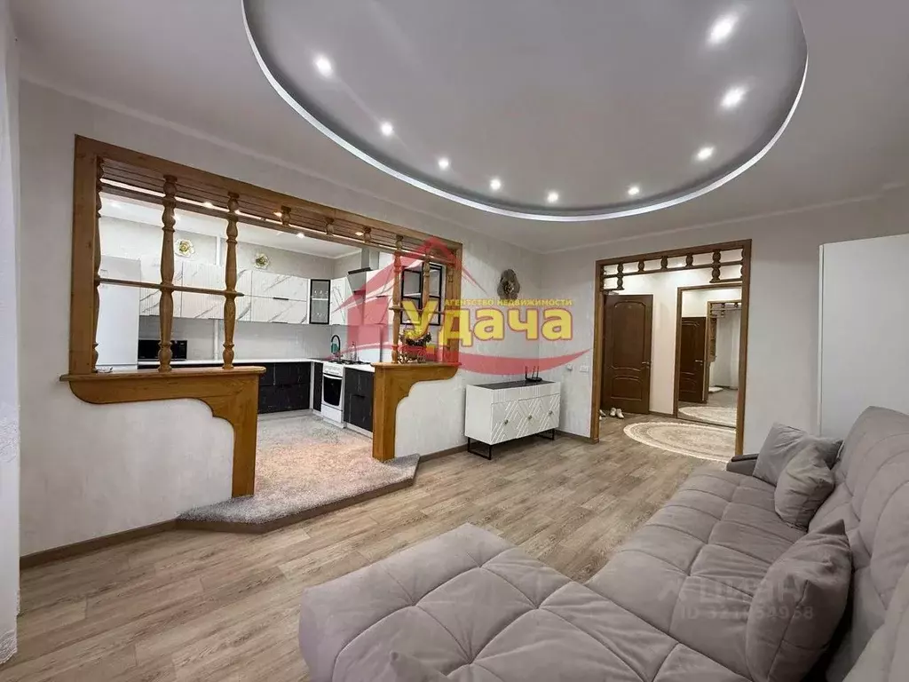 3-к кв. Оренбургская область, Орск просп. Мира, 19 (98.6 м) - Фото 0