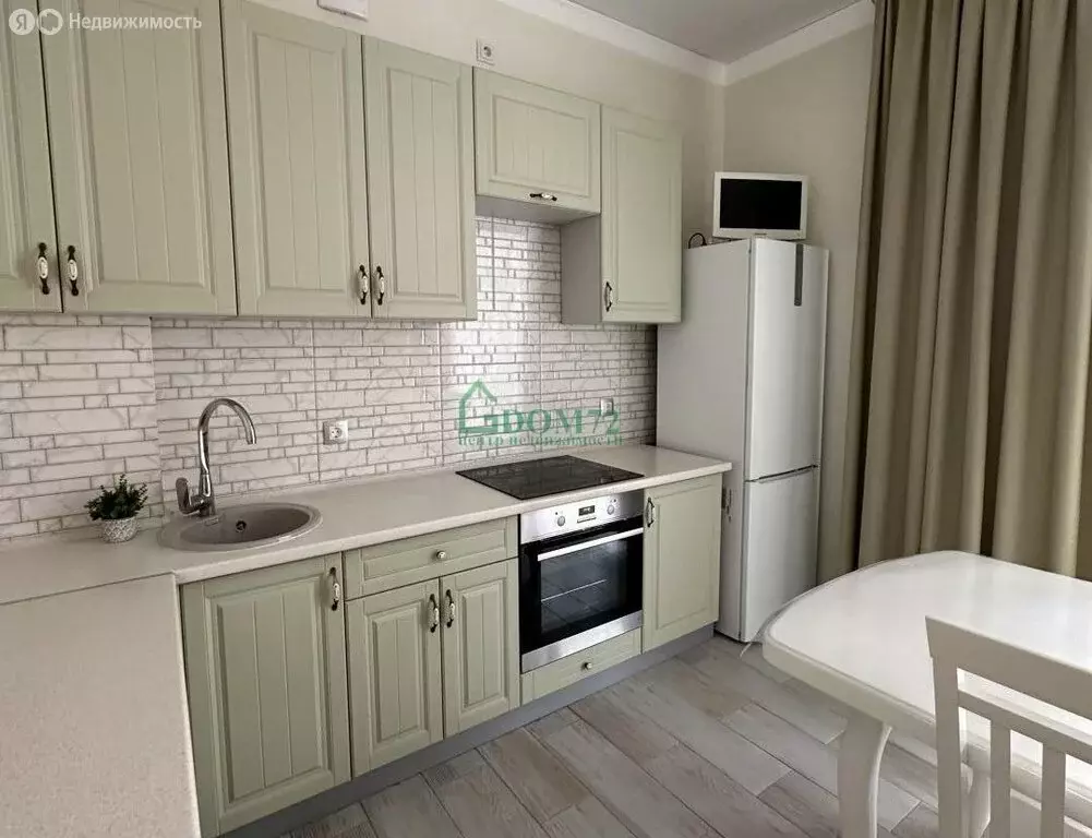 3-комнатная квартира: Тобольск, Октябрьская улица, 19А (93 м) - Фото 0
