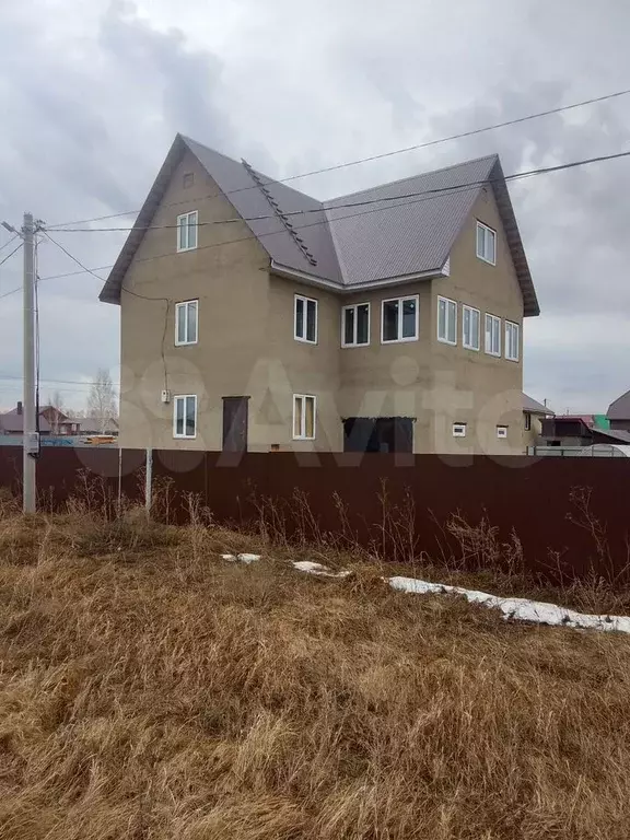 Дом 260 м на участке 9,5 сот. - Фото 0