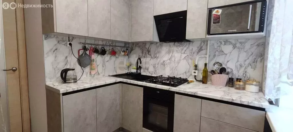 3-комнатная квартира: Комсомольск-на-Амуре, 66-й квартал, бульвар ... - Фото 1