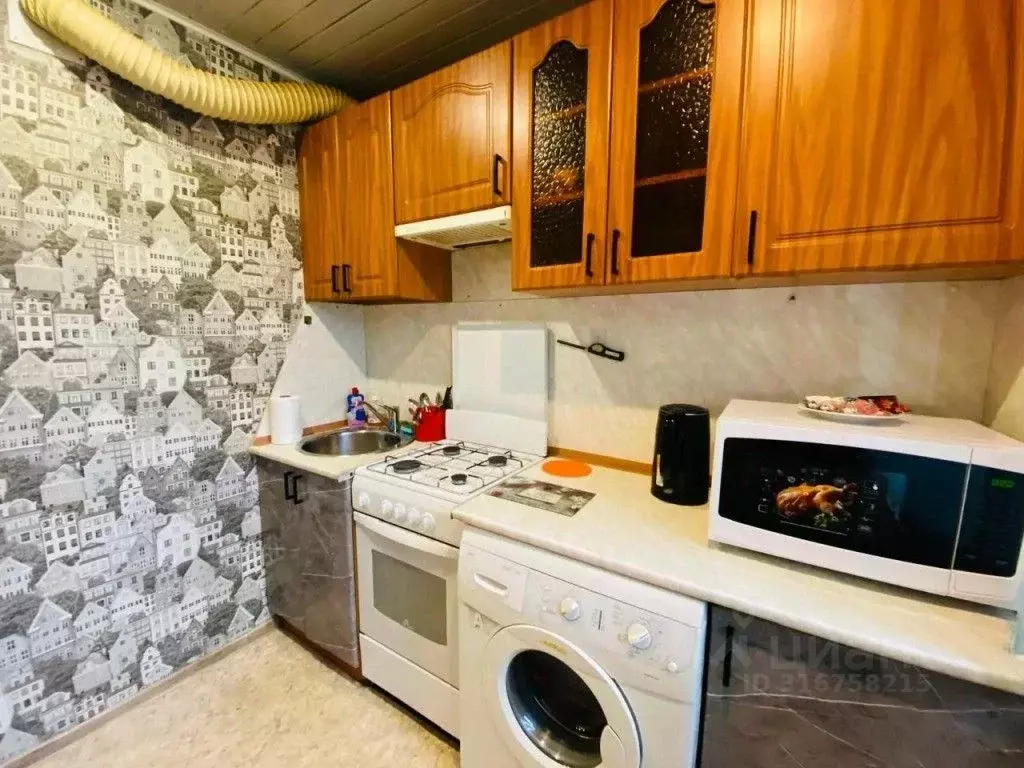 2-к кв. Мурманская область, Мурманск просп. Кирова, 17 (45.0 м) - Фото 2