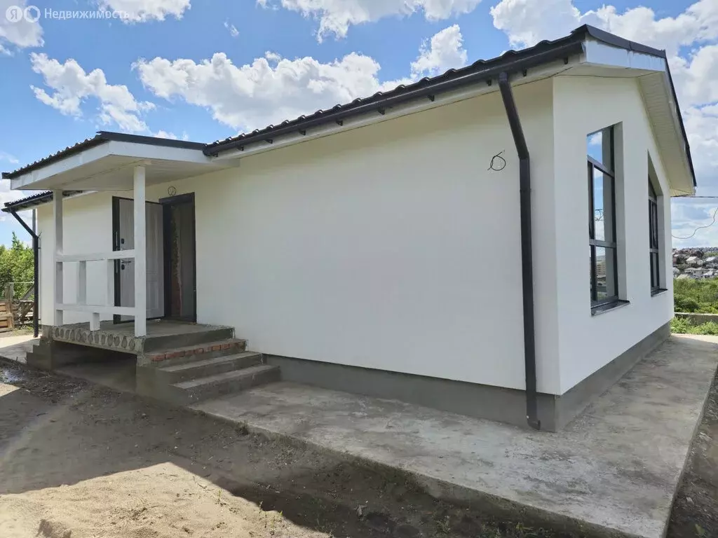 Дом в муниципальное образование Саратов, село Усть-Курдюм (100 м) - Фото 1