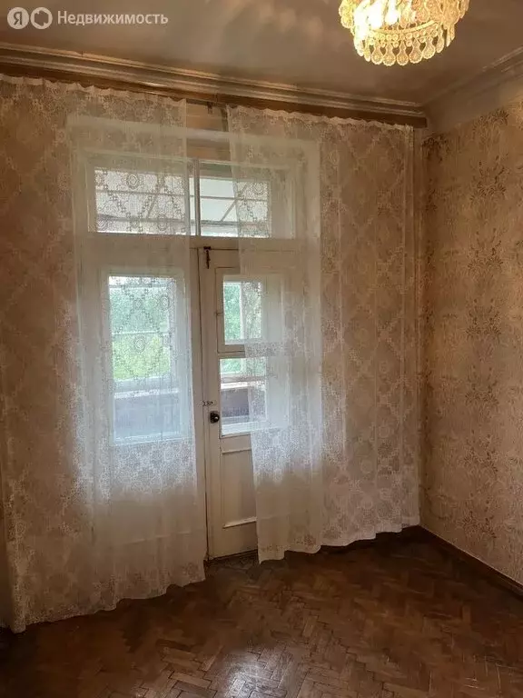 3-комнатная квартира: Нижний Новгород, улица Краснодонцев, 3 (67 м) - Фото 1