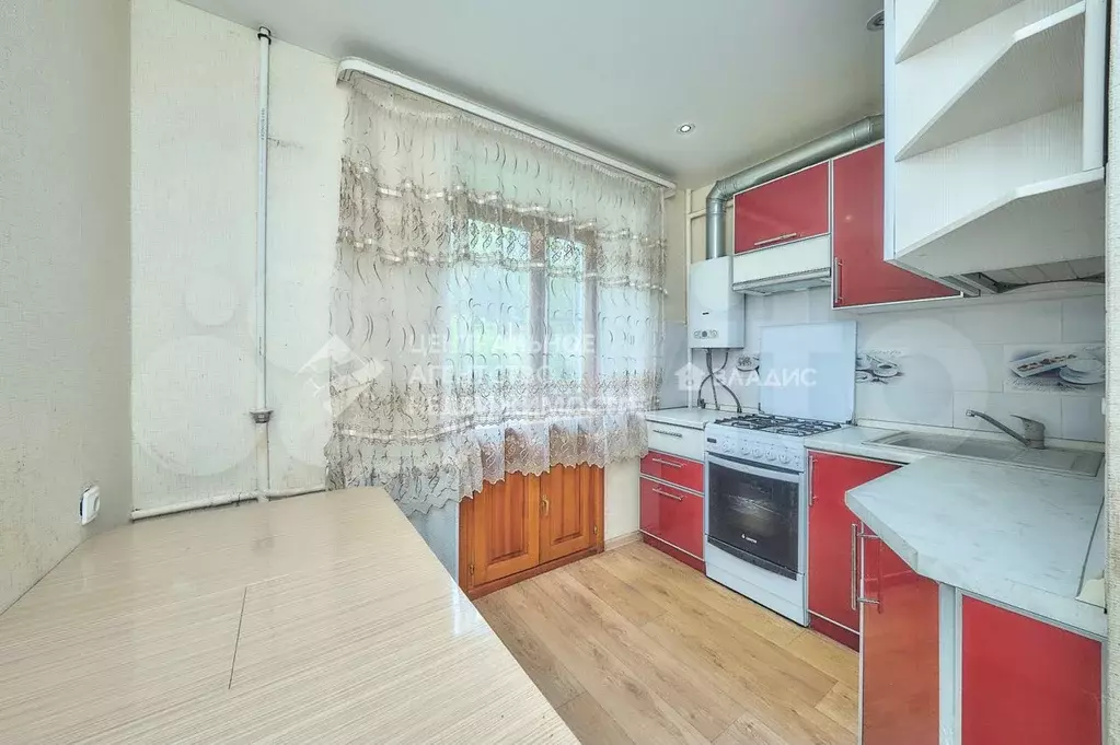 4-к. квартира, 60 м, 1/5 эт. - Фото 1