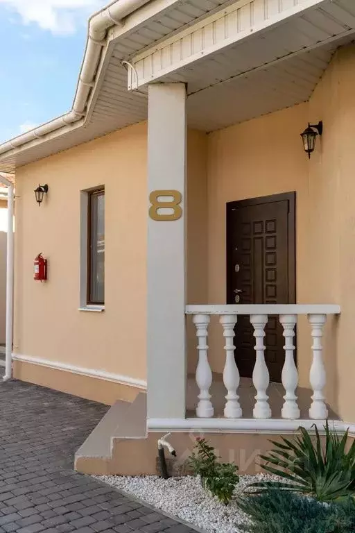 Дом в Крым, Сакский район, Молочненское с/пос, с. Витино ул. ... - Фото 1