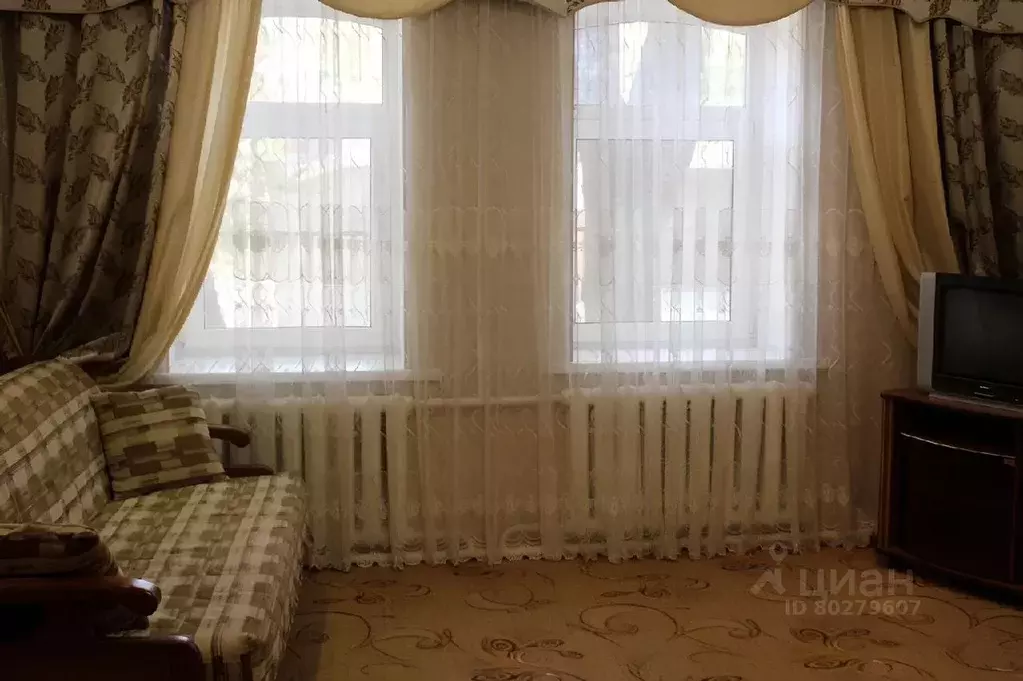 2-к кв. Ставропольский край, Кисловодск ул. Лермонтова, 8 (64.0 м) - Фото 0