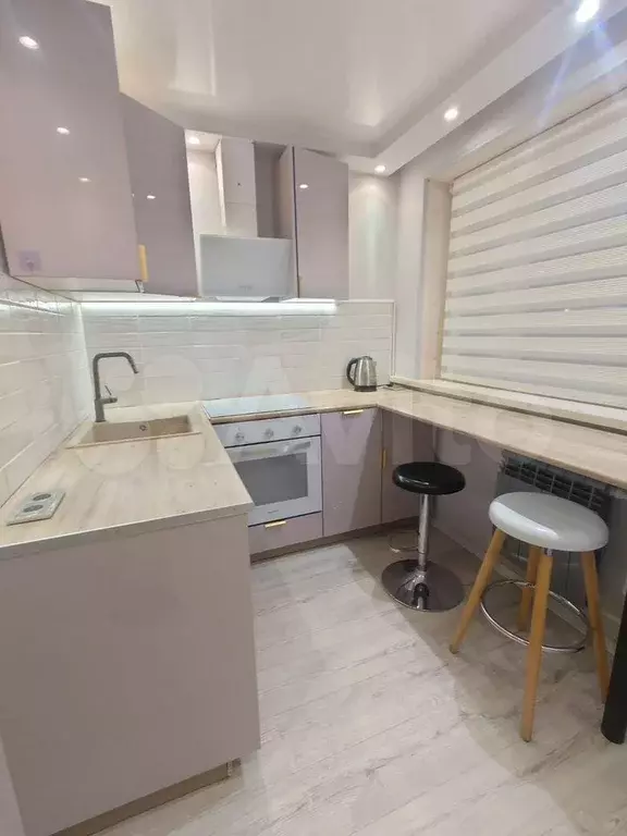 2-к. квартира, 47 м, 1/9 эт. - Фото 0