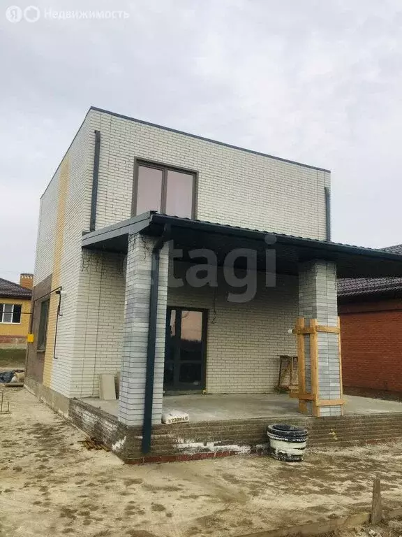 Дом в Новочеркасск, Епифановская улица (100 м) - Фото 1