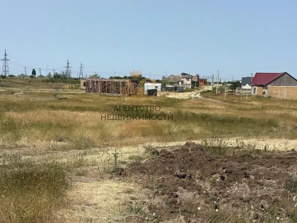 Участок в Крым, Кировский район, с. Владиславовка ул. Виноградная ... - Фото 1