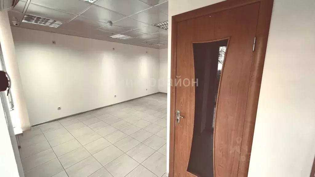 Помещение свободного назначения в Крым, Джанкой ул. Толстого, 11 (24 ... - Фото 2