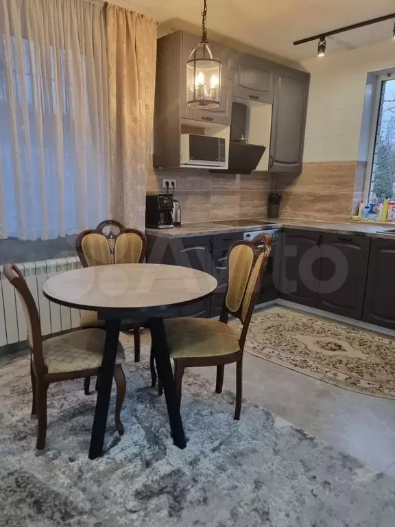 2-к. квартира, 55 м, 3/3 эт. - Фото 0