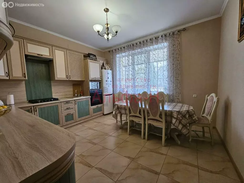 Дом в Ессентуки, Российская улица (288.7 м) - Фото 0