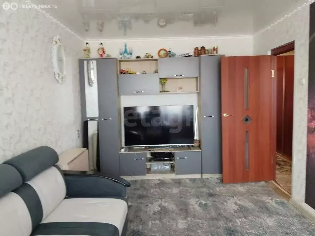 3-комнатная квартира: Петропавловск-Камчатский, улица Лермонтова, 28 ... - Фото 1