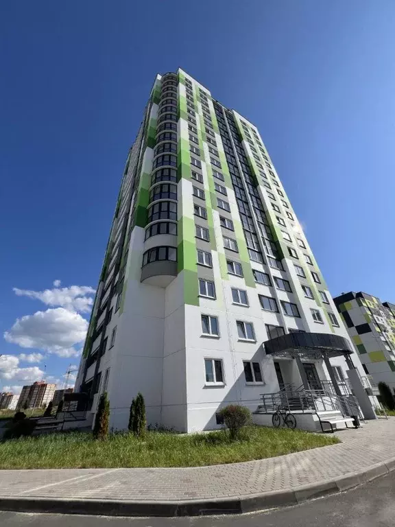 3-к кв. Калужская область, Калуга ул. Минская, 23к1 (83.0 м) - Фото 0
