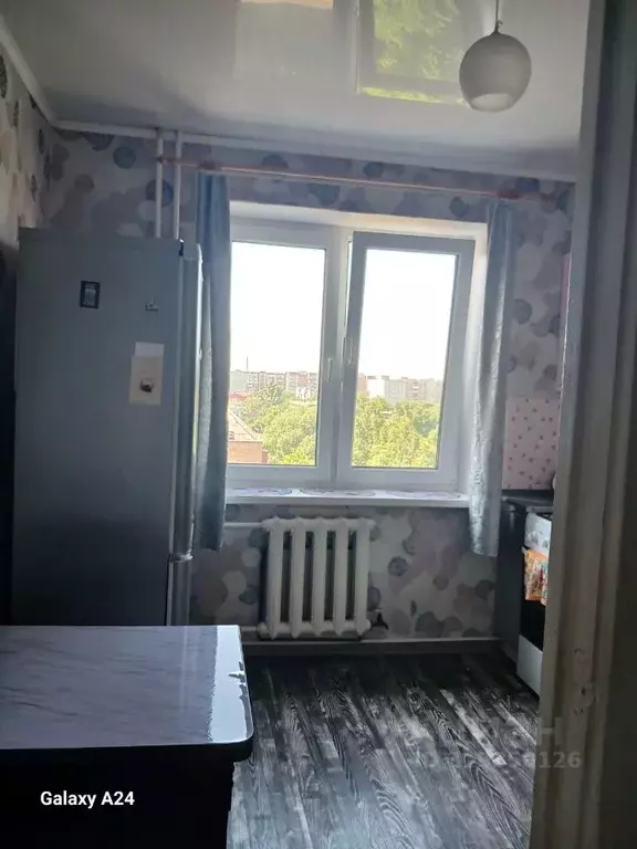 2-к кв. Омская область, Омск просп. Королева, 8 (46.0 м) - Фото 0