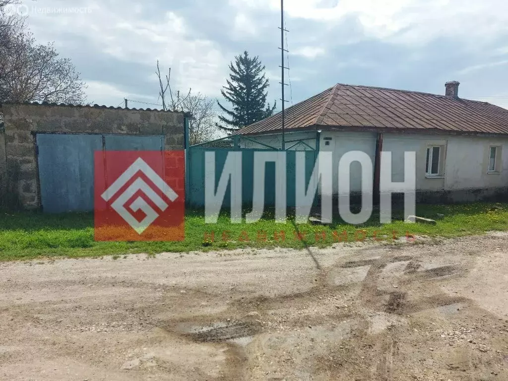 Дом в Старый Крым, улица Крупской, 11 (70 м) - Фото 1